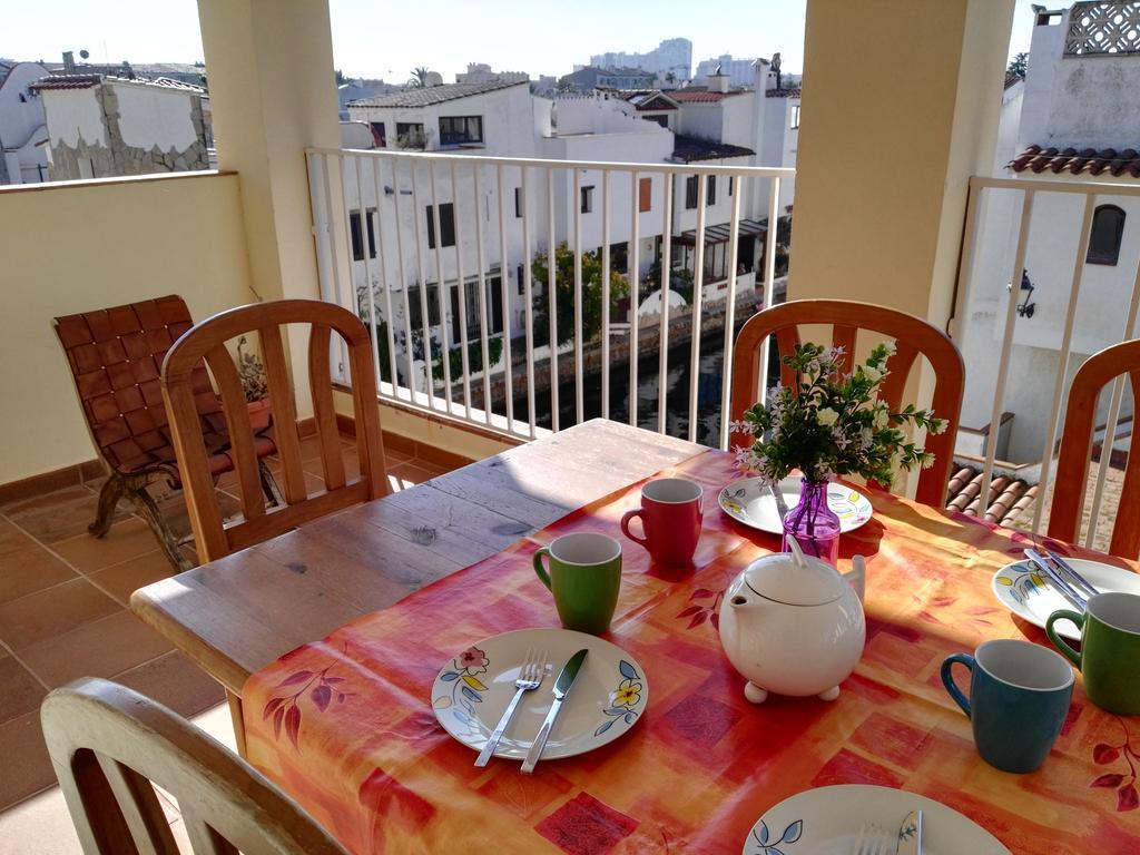 Waterside Apartment - Two Bedroom Empuriabrava Quarto foto