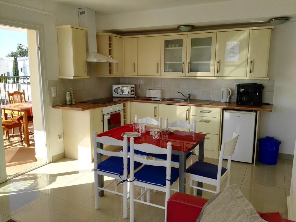 Waterside Apartment - Two Bedroom Empuriabrava Quarto foto