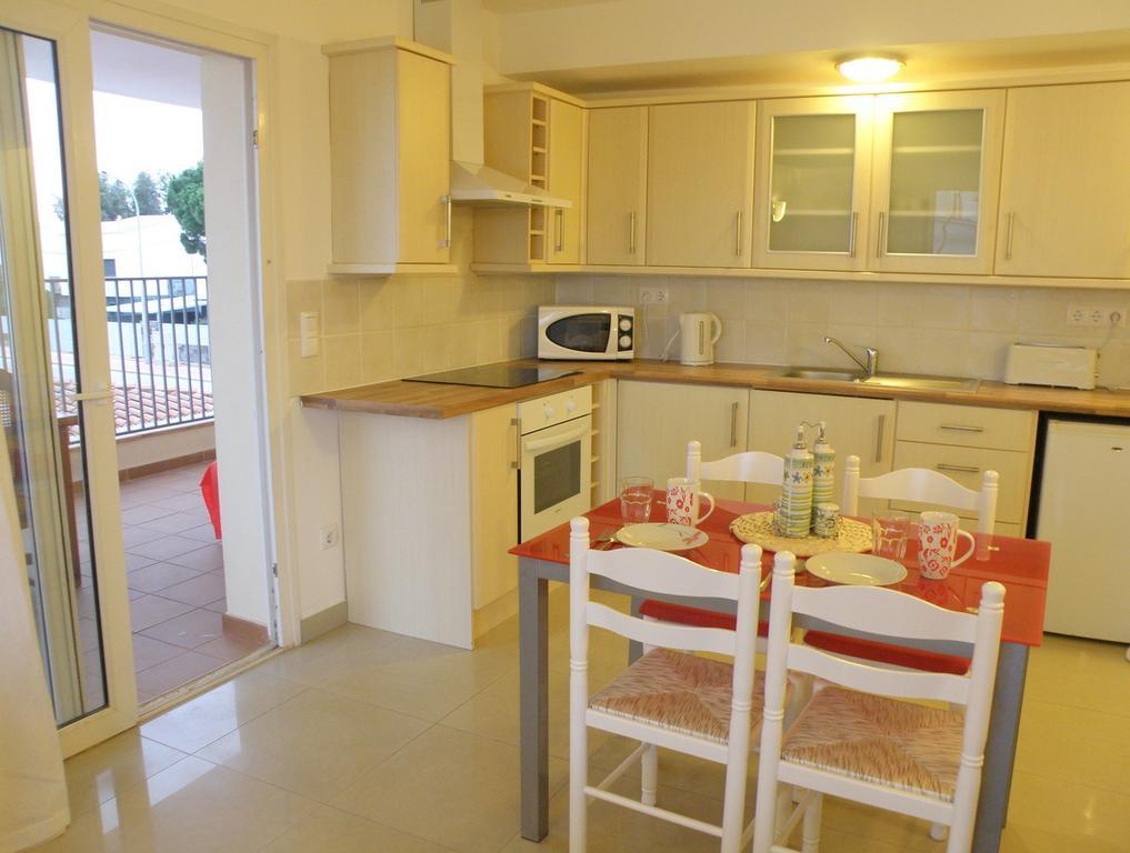 Waterside Apartment - Two Bedroom Empuriabrava Quarto foto